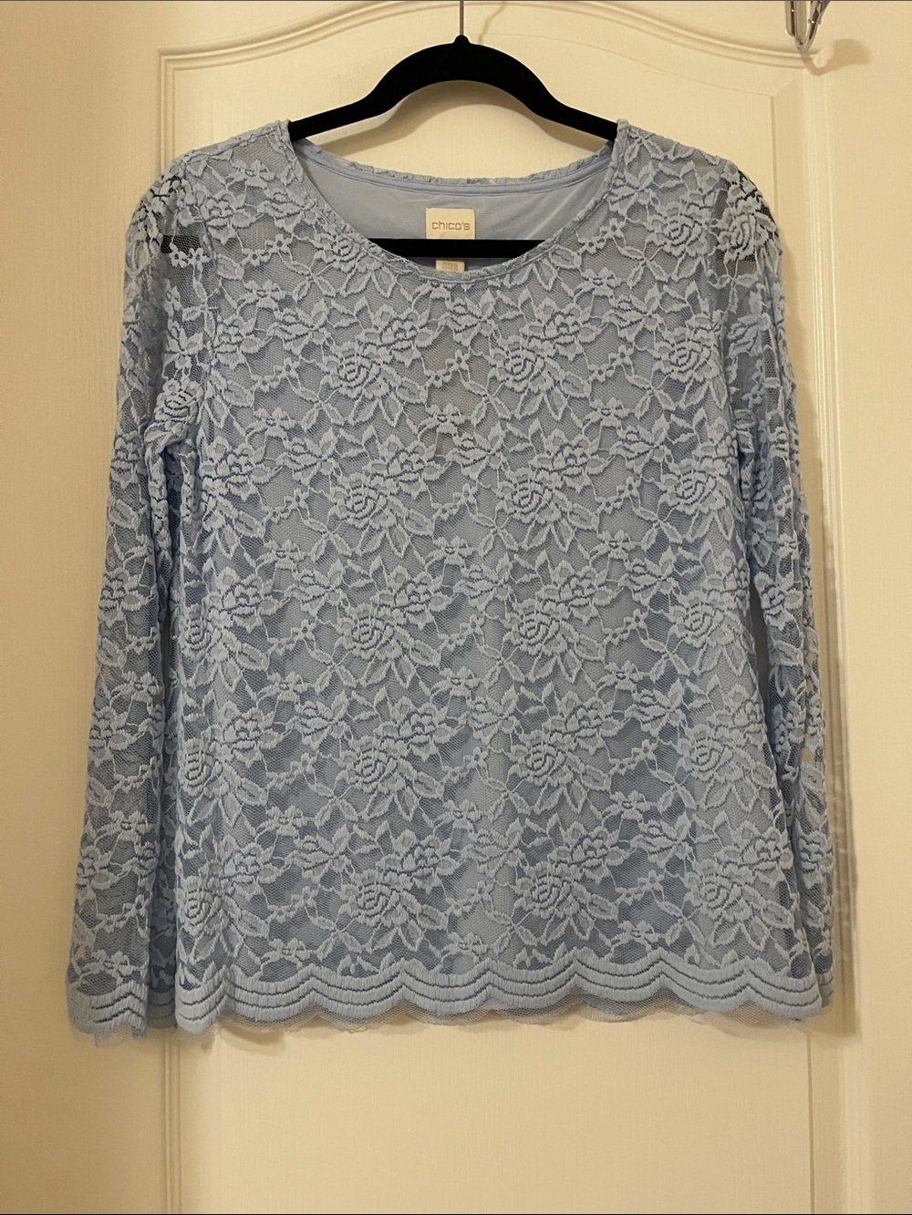 Chico’s Lace Scalloped Hem top size zero NWT